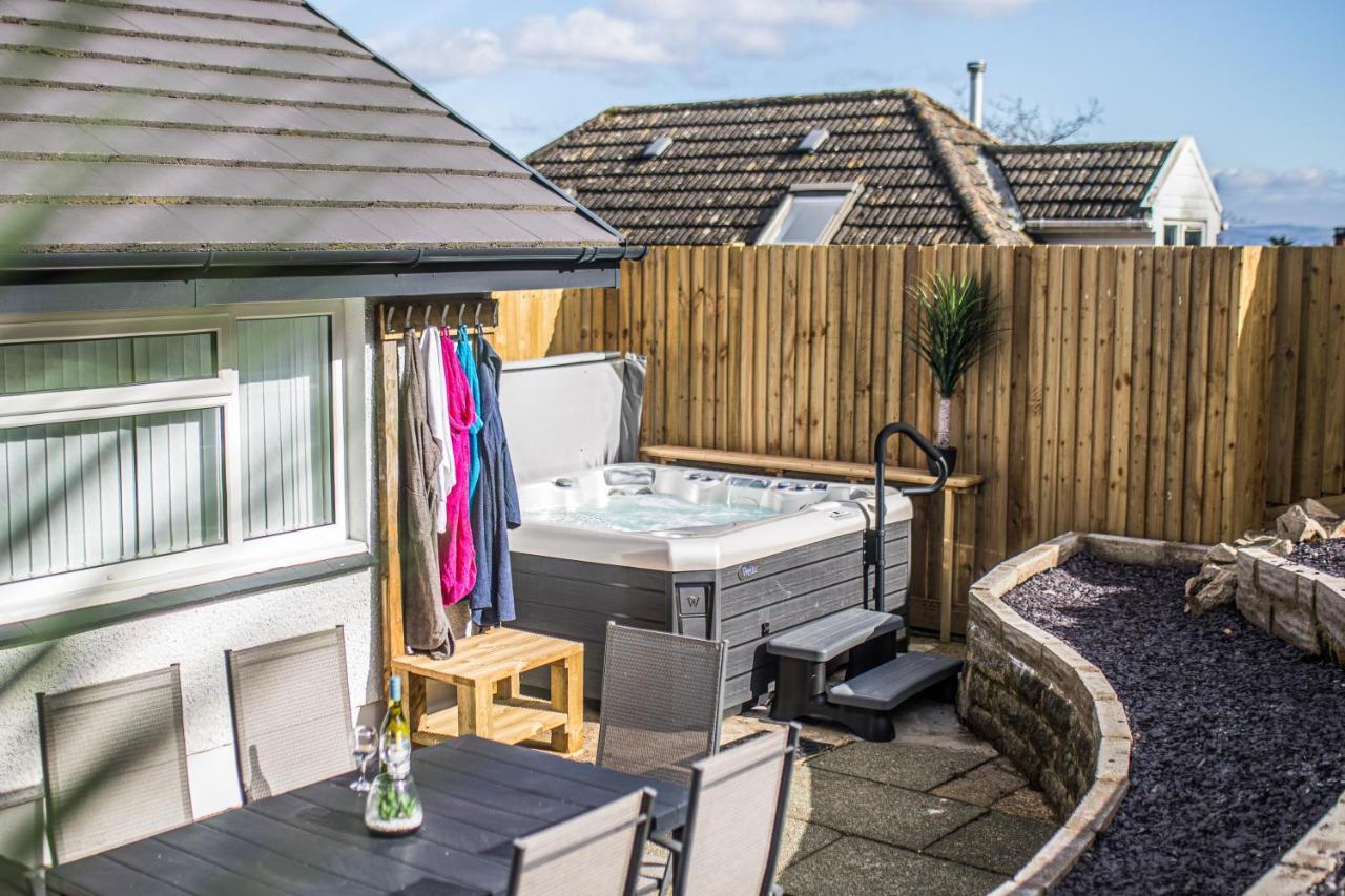 Luxury Property With Hot Tub And Sea Views Oystermouth Экстерьер фото