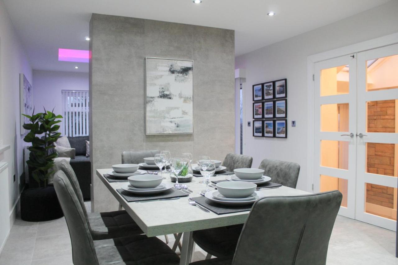 Luxury Property With Hot Tub And Sea Views Oystermouth Экстерьер фото