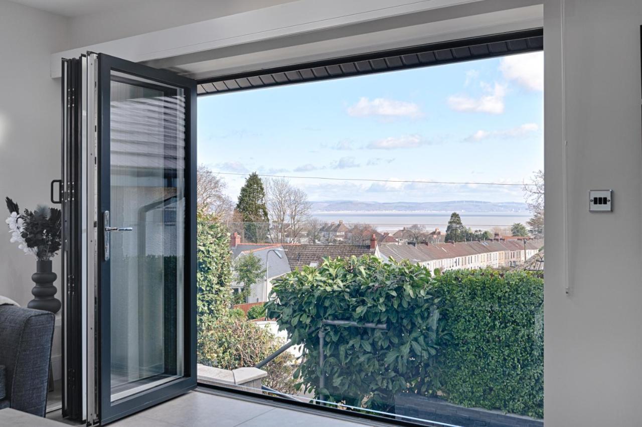 Luxury Property With Hot Tub And Sea Views Oystermouth Экстерьер фото