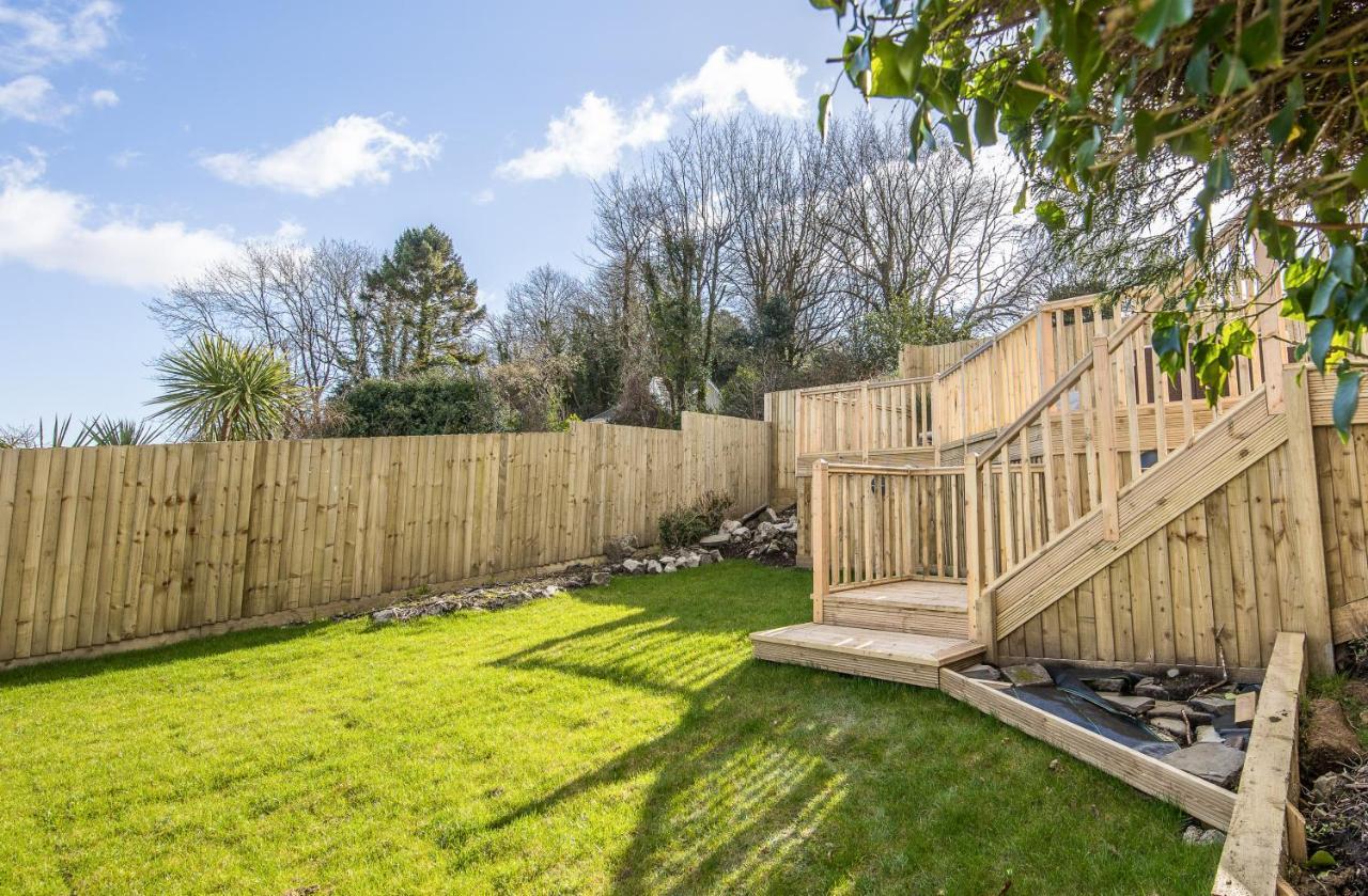 Luxury Property With Hot Tub And Sea Views Oystermouth Экстерьер фото