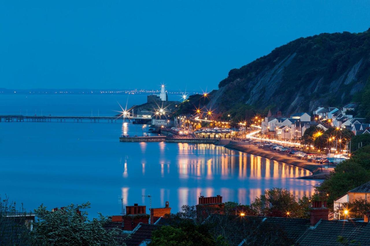 Luxury Property With Hot Tub And Sea Views Oystermouth Экстерьер фото