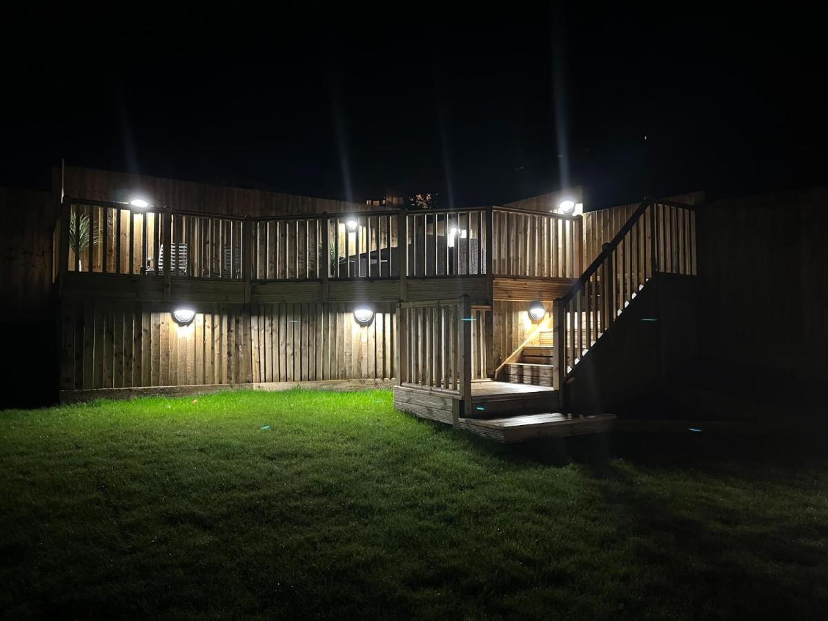 Luxury Property With Hot Tub And Sea Views Oystermouth Экстерьер фото