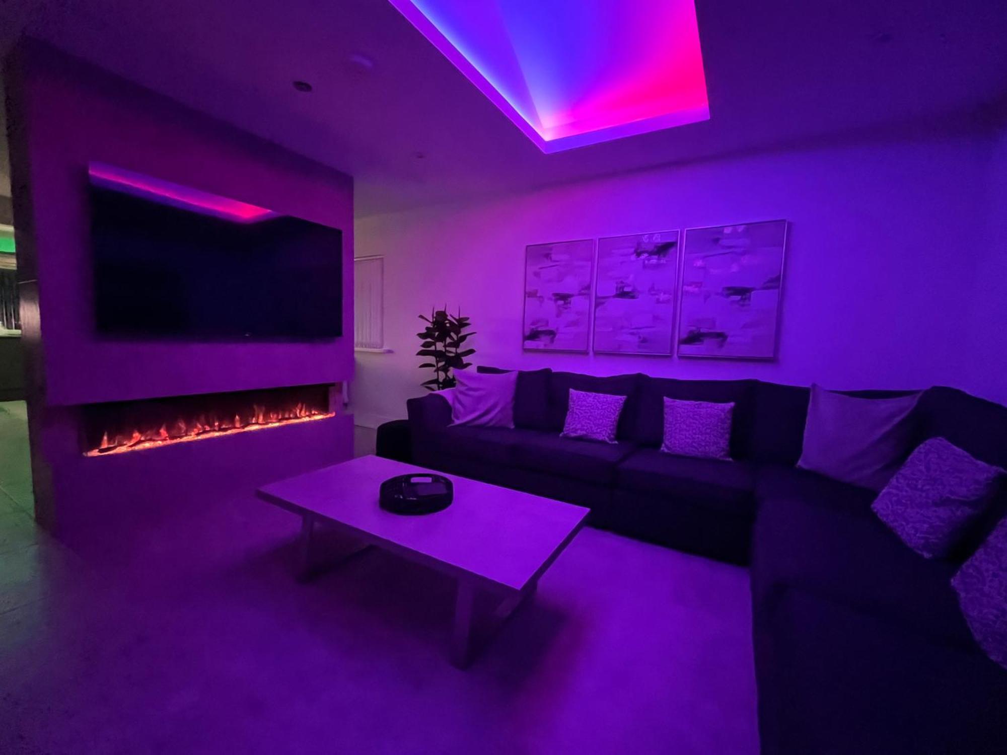 Luxury Property With Hot Tub And Sea Views Oystermouth Экстерьер фото